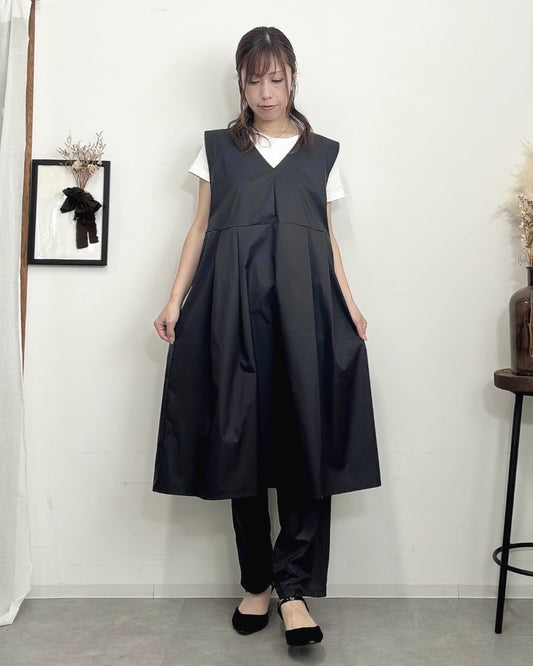 防水 ジャンスカエプロンドレス Black
